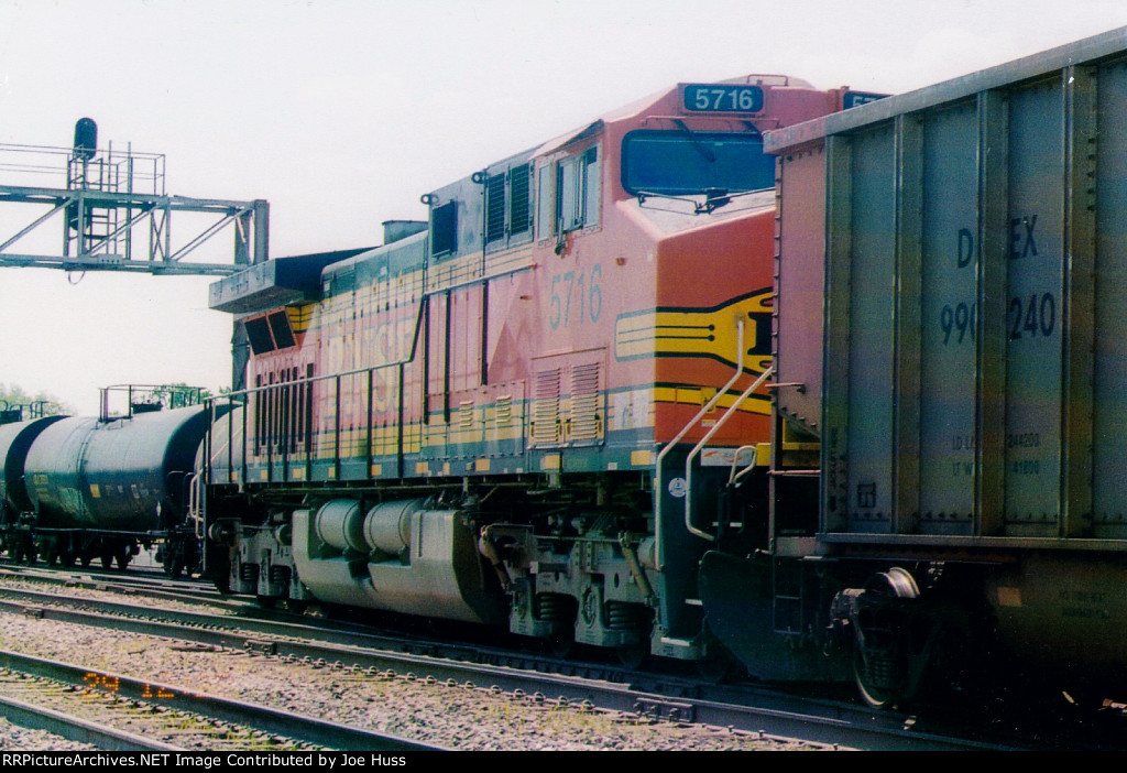 BNSF 5716 DPU